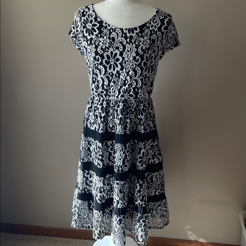 NY Collection Elegant Black and White Lace Dress Women Small